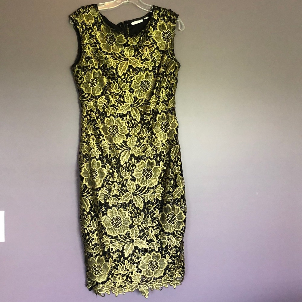 Gold flower sleeveless dress